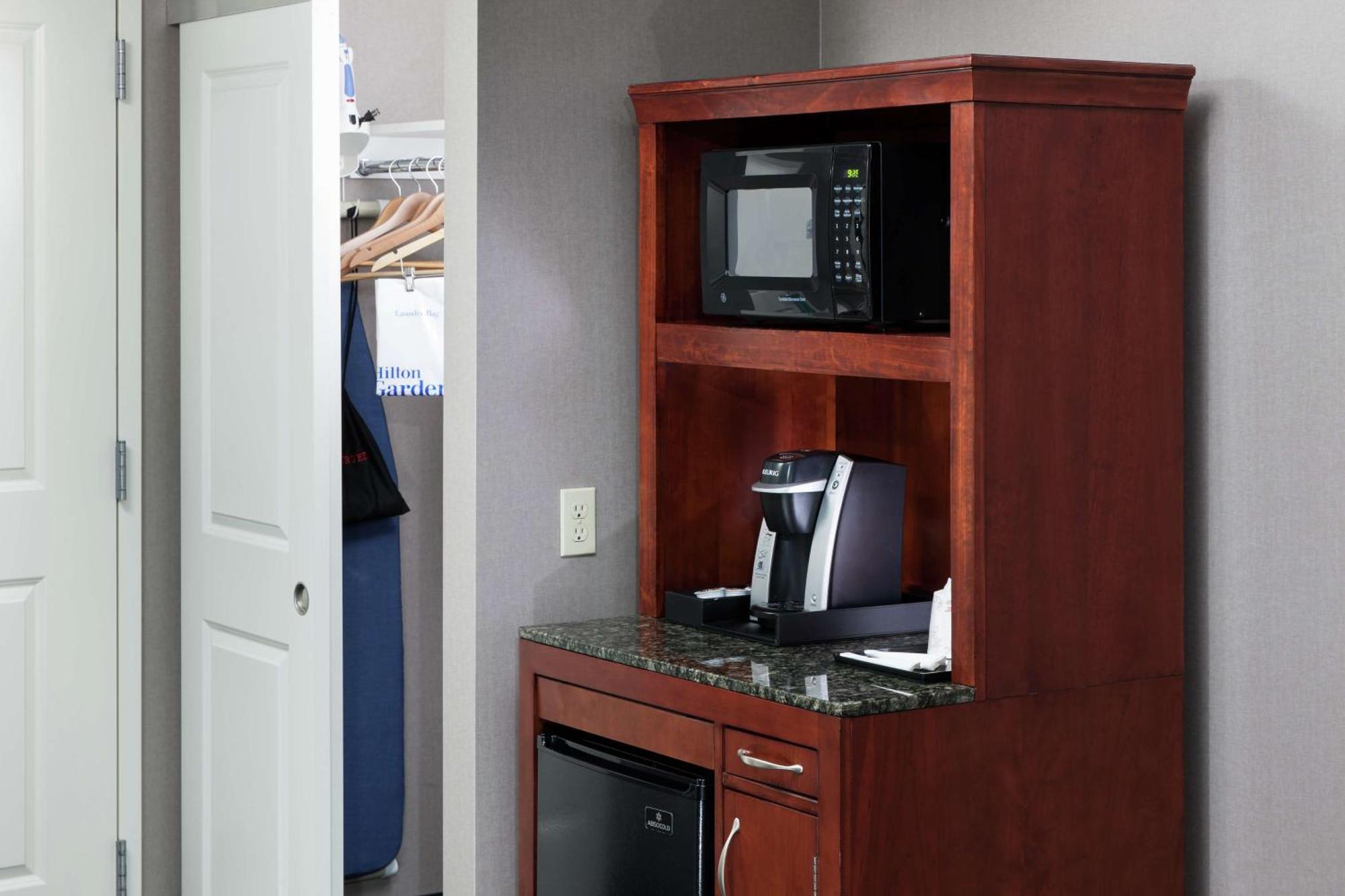 Hilton Garden Inn Lake Forest Mettawa Extérieur photo