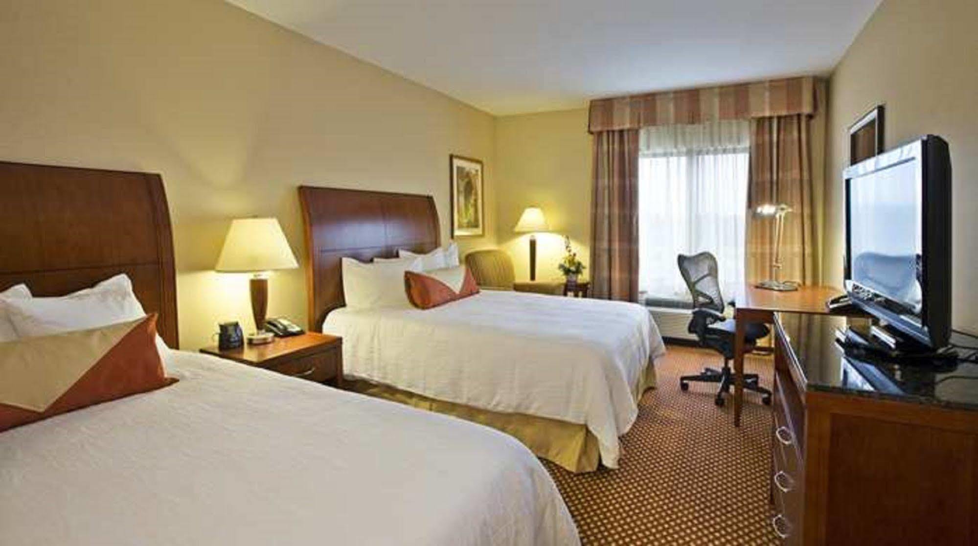 Hilton Garden Inn Lake Forest Mettawa Chambre photo